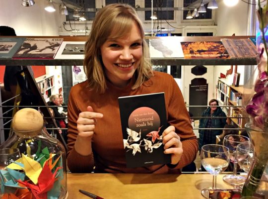 Debuteren met Niemand zoals hij in boekhandel Van Gennep in Rotterdam